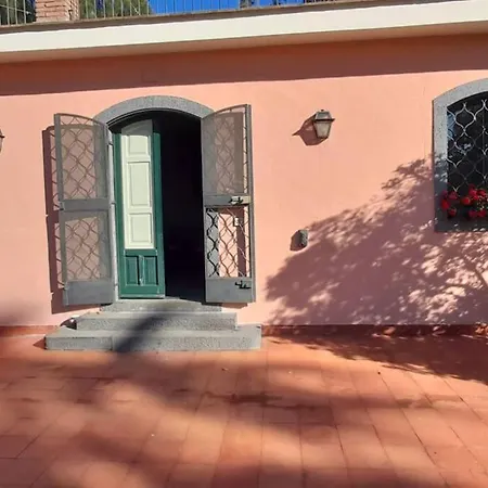 La Casetta Rosa Indipendente, Four Beds Mascalucia